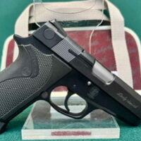 Smith and Wesson 3914 Lady Smith 9mm DA/SA w/ Orig Soft Case & 2 mags  Smith and Wesson 3914 Lady Sm