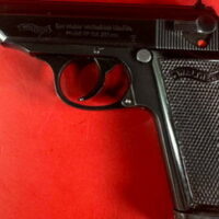 WALTHER PP 7.65MM (32 ACP) BLUED W/PLASTIC GRIPS. Excellent Condition